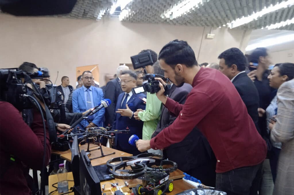 زيارة وزير التعليم العالي والبحث العلمي البروفيسور كمال بداري لجامعة هواري بومدين للعلوم والتكنولوجيا بباب الزوار 1