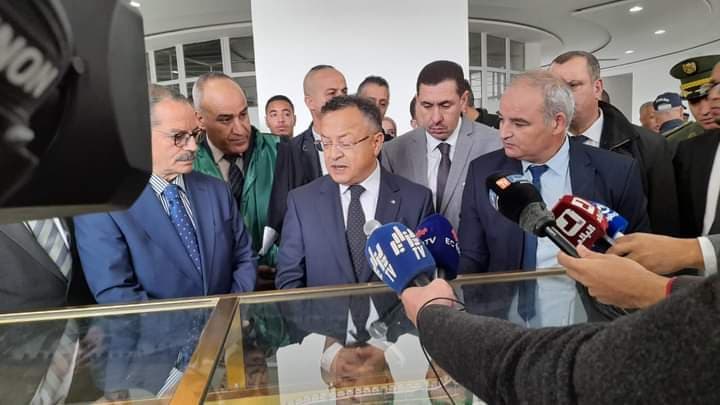 وزير التعليم العالي والبحث العلمي البروفيسور كمال بداري في زيارة تفقدية لولاية عين الدفلى