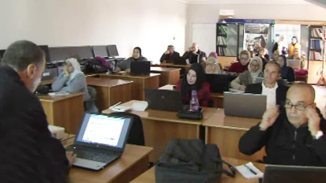 دورة تكوينية لفائدة أساتذة جامعة التكوين المتواصل