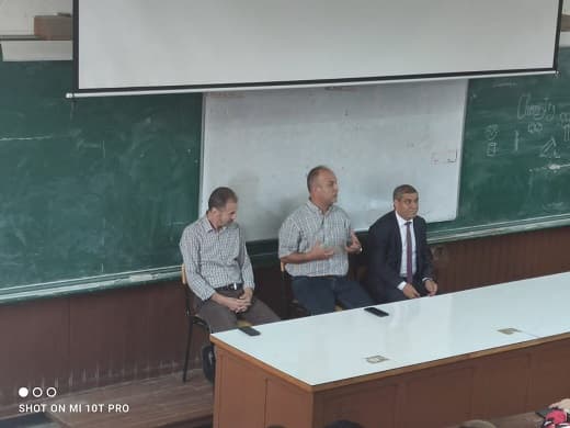 رئيس الجامعة يرافع لصالح الرقمنة والجودة في التعليم عن بعد 1