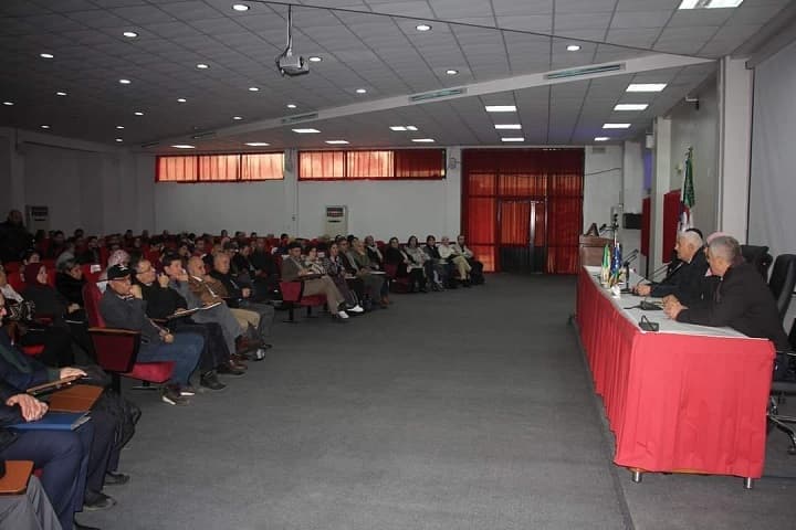 مشاركة نائب مدير الجامعة للبيداغوجيا في اجتماع الندوة الجهوية لجامعات الوسط Cruc