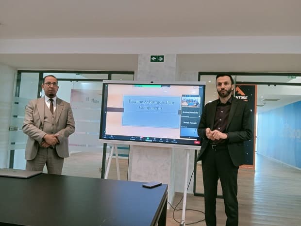 مشاركة جامعة التكوين المتواصل في دورة تكوينية لمدراء حاضنات الاعمال الجامعية