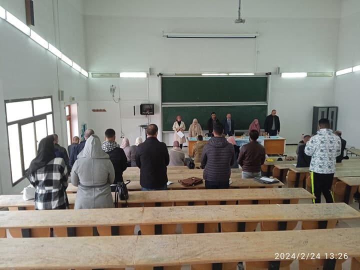 تنظيم ندوة علمية حول منهجية اعداد بحوث التخرج بمركز تبسة 1