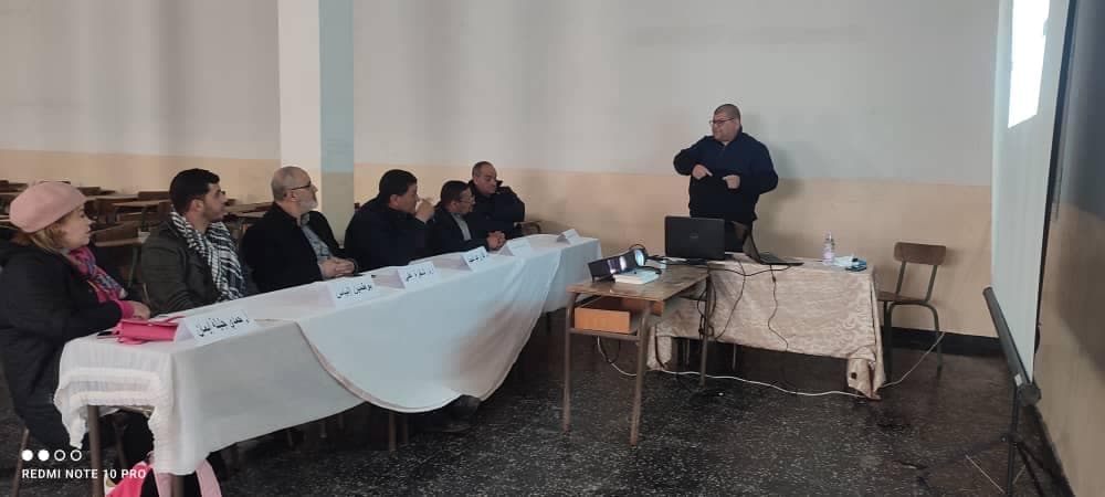 جلسة استماع حول المؤسسات الناشئة بمركز عنابة