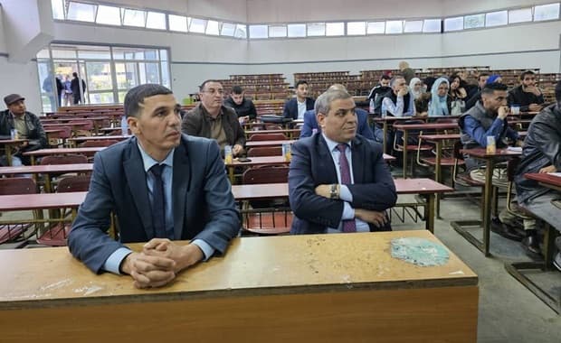 مشاركة مدير الجامعة طلبة مركز بن عكنون يوم دراسي حول الصفقات العمومية