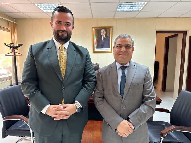 استقبال مدير الجامعة للمدير العام لمجمع بلاط 2
