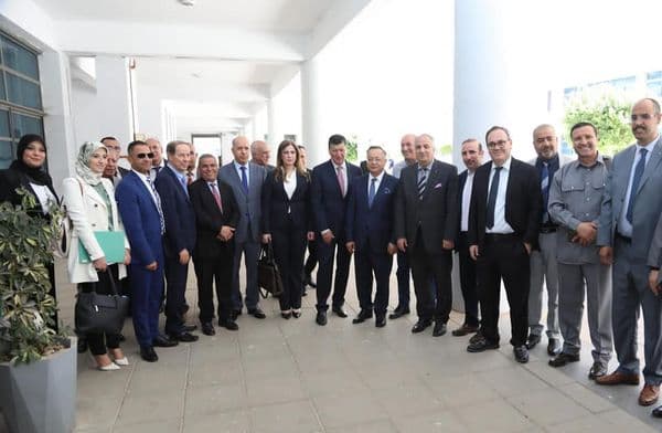 مشاركة مدير الجامعة مراسم التوقيع على إتفاقية تعاون بين قطاعي التعليم العالي والبحث العلمي والصحة، والمؤسسة الخيرية " إلياس زرهوني "