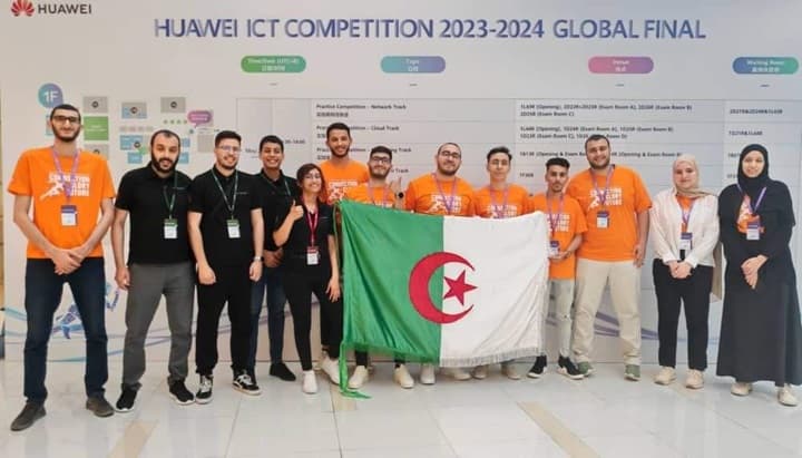 طلبة جزائريون يفوزون بالجائزة الكبرى لمسابقة هواوي للاتصالات بالصين