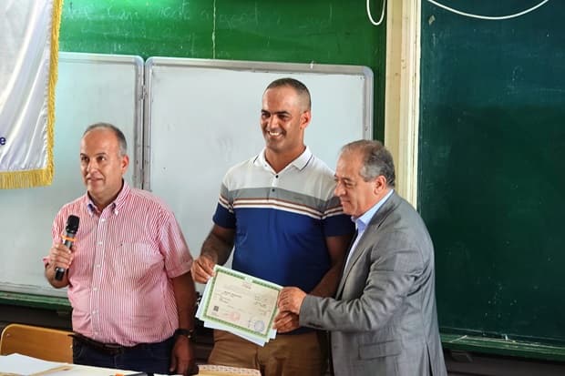 تكريم الطلبة المتفوقين وتوزيع الشهادات على الطلبة المتخرجين بمركز الجزائر شرق