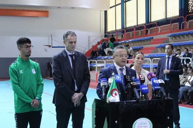 مشاركة مدير الجامعة فعاليات الافتتاح الرسمي للسنة الرياضية الجامعية