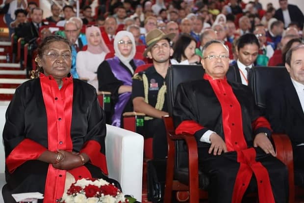 مشاركة مدير الجامعة في تظاهرة علمية بالقطب الجامعي بسيدي عبد الله