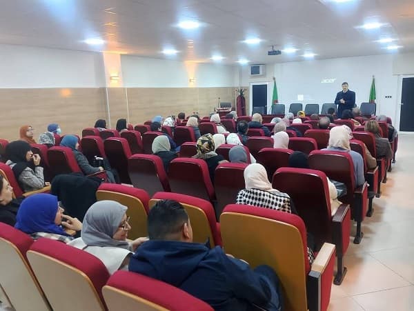 انطلاق التدريس بالإنجليزية للدفعة الخاصة بأساتذة المؤسسات الجامعية لمدينة وهران