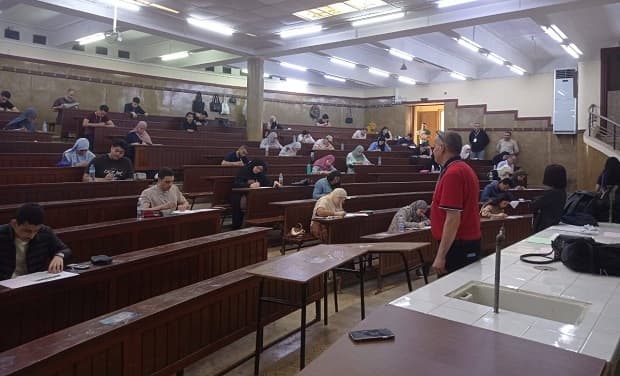 انطلاق امتحانات السداسي الثاني في بعض التخصصات بمركز الجزائر شرق ومركز الطارف