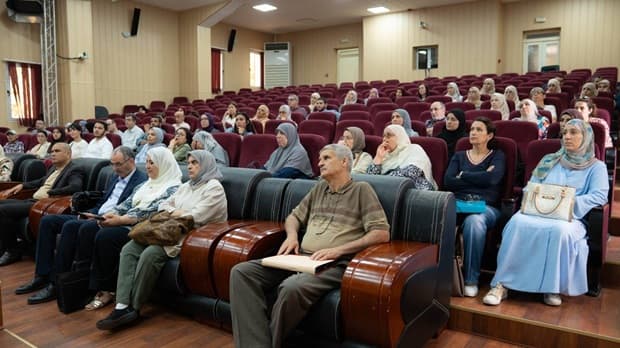 انطلاق دورة تكوينية لأساتذة جامعة علوم الصحة في اللغة الإنجليزية من تنظيم جامعة التكوين المتواصل