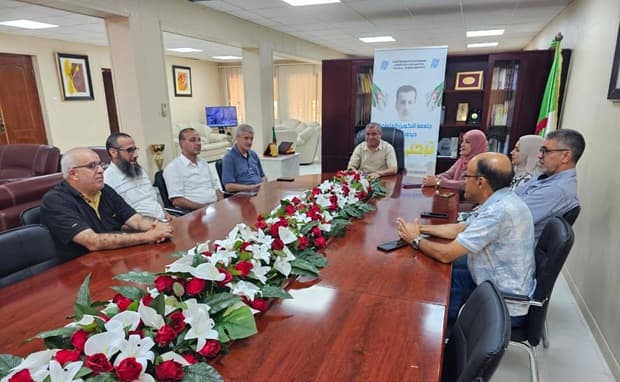 إشراف مدير الجامعة على تنصيب لجنة الخدمات الاجتماعية