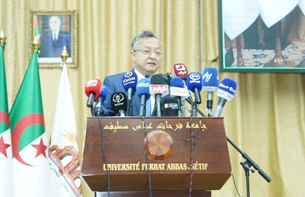 إشراف وزير التعليم العالي والبحث العلمي على تخرج أول دفعة في الإعلام الآلي الكمي وإختتام السنة الجامعية 2025-2024