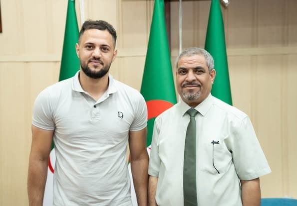 استقبال مدير الجامعة للطالب الرياضي حقّاني نجيب المشارك في بطولة العالم للفوفيتنام – فوكوتريان