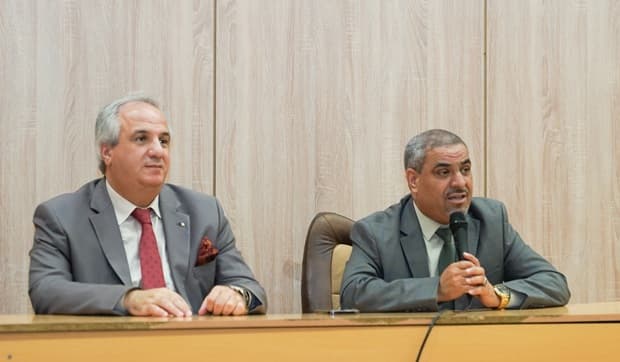 جامعة التكوين المتواصل وجامعة علوم الصحة تطلقان التكوين في ليسانس الإنجليزية الطبية عن بُعد