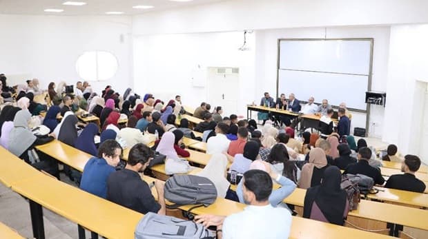 فعاليات الندوة الموسومة بـ Medical English and Digital Platforms بمركز خميس مليانة