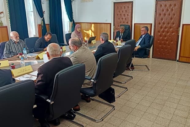 مدير الجامعة أد. يحي جعفري يترأس اجتماع الدورة الاستثنائية لمجلس ادارة المدرسة العليا للاساتذة بالقبة