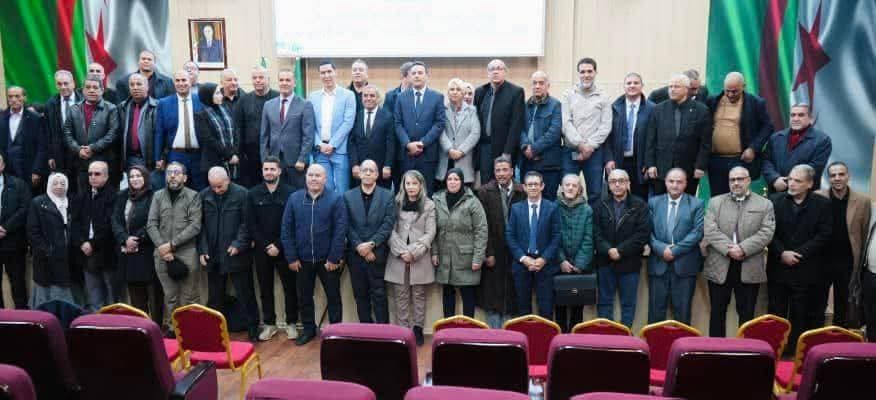 التكوين من أجل الحوكمة المحلية: جامعة التكوين المتواصل تطلق برنامجًا نوعيًا لفائدة منتخبي ولاية الجزائر