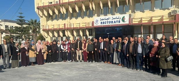 لقاء مدير الدامعة بفريق تأطير مسابقة توظيف الأساتذة الجدد