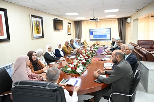 مدير جامعة التكوين المتواصل يترأس اجتماع مجلس المديرية الموسع