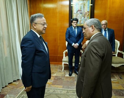 مدير الجامعة يقدم تهاني العيد للسيد وزير التعليم العالي والبحث العلمي 1