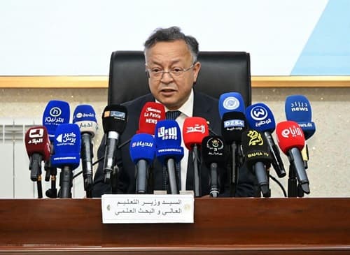 مدير جامعة التكوين المتواصل يشارك في إطلاق منشور بكالوريا 2026 3
