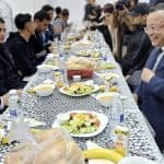 مشاركة وزير التعليم العالي والبحث العلمي ووزير الصيد البحري والمنتجات الصيدية وجبة العشاء مع الطلبة بالإقامة الجامعية المعالمة 1