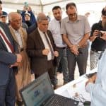 مدير الجامعة يعاين رفقة ضيوفه المعرض الخاص بالمؤسسات الناشئة للجامعة 4