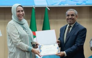 تكريم الاساتذة والخبراء المتدخلين في جلسة افتتاح الاسبوع الوطني للتعليم الرقمي 2