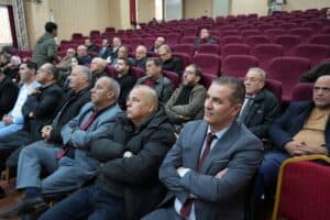 التكوين من أجل الحوكمة المحلية: جامعة التكوين المتواصل تطلق برنامجًا نوعيًا لفائدة منتخبي ولاية الجزائر 5