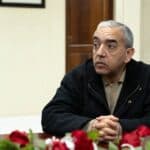إجتماع عمل جمع إطارات الجامعة مع مؤسسة تجارية برئاسة مدير الجامعة 7