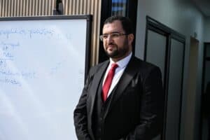 إفتتاح الدّورة التّكوينية لفائدة إطارات جامعة التّكوين المتواصل حول تطبيق معايير الجودة 1